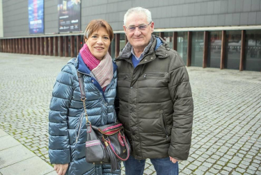 El musical 'West Side Story' aterrizó en Baluarte para deleite de los asistentes, que pudieron disfrutar de uno de los musicales más importantes del teatro universal. Grandes y pequeños se acercaron hasta el auditorio para disfrutar de la partitura de Leonard Bernstein, una de las mejores en la historia de los musicales.