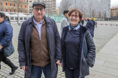 El musical 'West Side Story' aterrizó en Baluarte para deleite de los asistentes, que pudieron disfrutar de uno de los musicales más importantes del teatro universal. Grandes y pequeños se acercaron hasta el auditorio para disfrutar de la partitura de Leonard Bernstein, una de las mejores en la historia de los musicales.