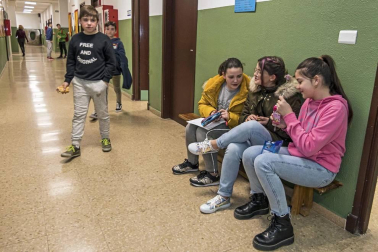 Alumnado del IESO del Camino de Viana durante una jornada lectiva.
