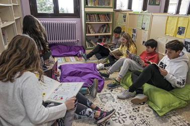 Alumnado del IESO del Camino de Viana durante una jornada lectiva.