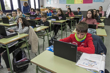 Alumnado del IESO del Camino de Viana durante una jornada lectiva.