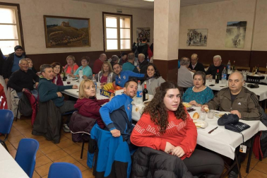 Alrededor de 90 kilómetros, divididos en cuatro o tres etapas, es la distancia que recorren miles de riberos hasta el Castillo de Javier