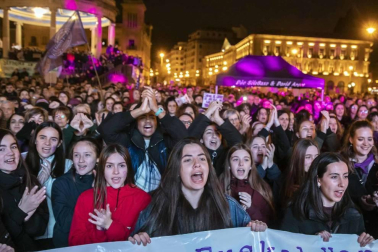 Miles de personas secundaron las movilizaciones en Pamplona participando en una marcha que partía de Antoniutti y acababa en la Plaza del Castillo.