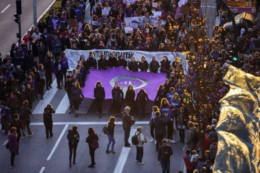 Miles de personas secundaron las movilizaciones en Pamplona participando en una marcha que partía de Antoniutti y acababa en la Plaza del Castillo.