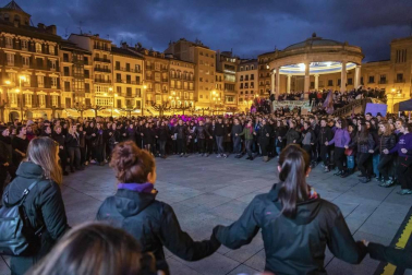 Miles de personas secundaron las movilizaciones en Pamplona participando en una marcha que partía de Antoniutti y acababa en la Plaza del Castillo.