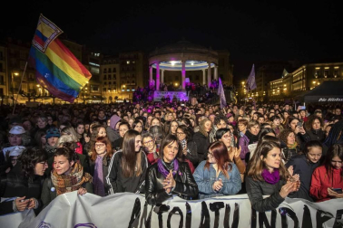 Miles de personas secundaron las movilizaciones en Pamplona participando en una marcha que partía de Antoniutti y acababa en la Plaza del Castillo.