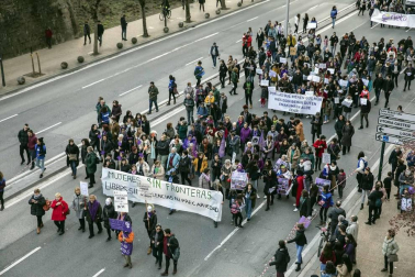 Miles de personas secundaron las movilizaciones en Pamplona participando en una marcha que partía de Antoniutti y acababa en la Plaza del Castillo.