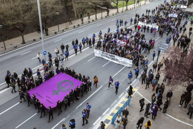 Miles de personas secundaron las movilizaciones en Pamplona participando en una marcha que partía de Antoniutti y acababa en la Plaza del Castillo.
