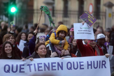 Miles de personas secundaron las movilizaciones en Pamplona participando en una marcha que partía de Antoniutti y acababa en la Plaza del Castillo.