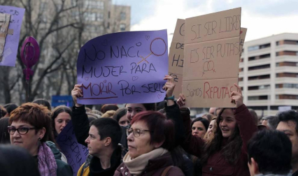 Miles de personas secundaron las movilizaciones en Pamplona participando en una marcha que partía de Antoniutti y acababa en la Plaza del Castillo.
