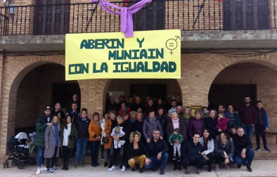 Lodosa, Los Arcos, San Adrián y Aberin-Muniain de la Solana celebraron el Día de la Mujer con lecturas de comunicados, concentraciones y con el reconocimiento al trabajo realizado a lo largo de su vida