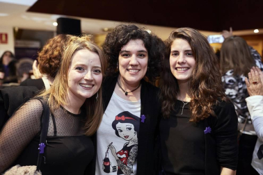 La mítica banda navarra volvió al escenario el pasado sábado 7 de marzo en el marco de la IV Edición del Festival Nosotras-Gu emakumeok, que conmemoraba el Día Internacional de la Mujer. La Casa de Cultura de Burlada acogió el evento, que los más fanáticos de la formación no quisieron perderse.