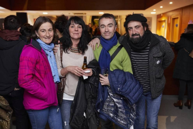 La mítica banda navarra volvió al escenario el pasado sábado 7 de marzo en el marco de la IV Edición del Festival Nosotras-Gu emakumeok, que conmemoraba el Día Internacional de la Mujer. La Casa de Cultura de Burlada acogió el evento, que los más fanáticos de la formación no quisieron perderse.