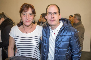 Dos años después de su última actuación en el auditorio pamplonés la cantante cordobesa de flamenco/pop India Martínez colgó el cartel de 'No hay entradas' en el concierto donde presentó las canciones de su séptimo álbum 'Te cuento un secreto'. La cantante aseguró que en Pamplona siempre le tratan bien: “Me jalean y cantan conmigo”.