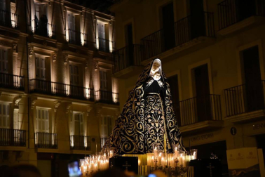 La imagen salió este viernes 16 de marzo de la iglesia de San Lorenzo y recorrió el tradicional tryecto hasta la seo pamplonesa.
