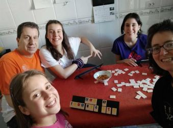 Imágenes enviadas por los lectores donde muestran cómo pasan el aislamiento en casa por el coronavirus.