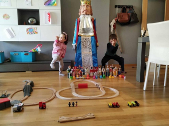 Imágenes enviadas por los lectores donde muestran cómo pasan el aislamiento en casa por el coronavirus.