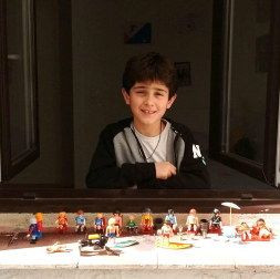 Imágenes enviadas por los lectores donde muestran cómo pasan el aislamiento en casa por el coronavirus.