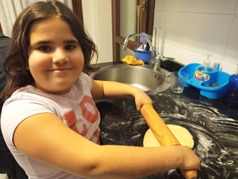 Imágenes enviadas por los lectores donde muestran cómo pasan el aislamiento en casa por el coronavirus.