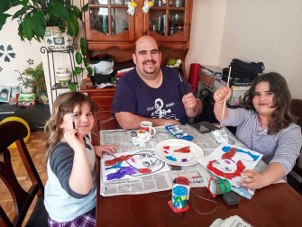 Imágenes enviadas por los lectores donde muestran cómo pasan el aislamiento en casa por el coronavirus.