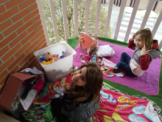 Imágenes enviadas por los lectores donde muestran cómo pasan el aislamiento en casa por el coronavirus.