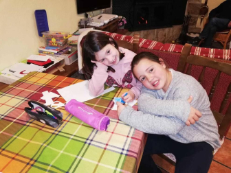 Imágenes enviadas por los lectores donde muestran cómo pasan el aislamiento en casa por el coronavirus.