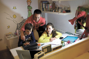 Imágenes enviadas por los lectores donde muestran cómo pasan el aislamiento en casa por el coronavirus.