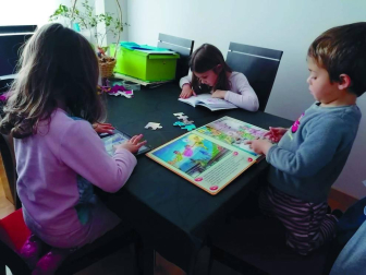 Imágenes enviadas por los lectores donde muestran cómo pasan el aislamiento en casa por el coronavirus.