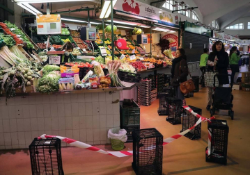 Los mercados de Pamplona de protegen ante el coronavirus