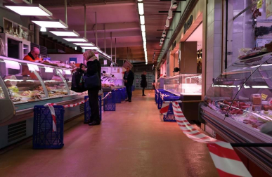 Los mercados de Pamplona de protegen ante el coronavirus