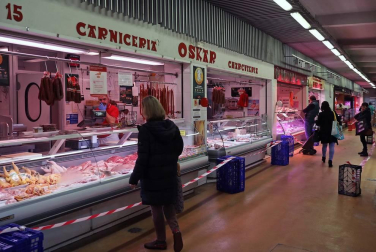 Los mercados de Pamplona de protegen ante el coronavirus