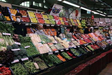 Los mercados de Pamplona de protegen ante el coronavirus