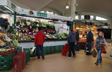 Los mercados de Pamplona de protegen ante el coronavirus