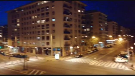 Vídeo | 'Resistiré' para animar la noche en el barrio pamplonés de San Juan
