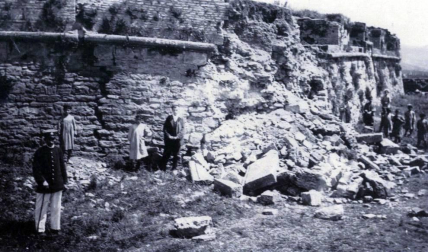 De la peste, en sus apariciones de 1348 y 1599; el cólera, que azotó con virulencia la ribera en 1855; y la gripe mal llamada española de 1918, hay referencias documentales que sitúan a la comunidad foral a lo largo de la historia ante males que azotaron y diezmaron su demografía.