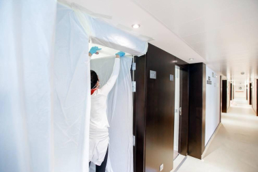 Imágenes de la habilitación del hotel Iruña Park y el sótano de Urgencias del CHN
