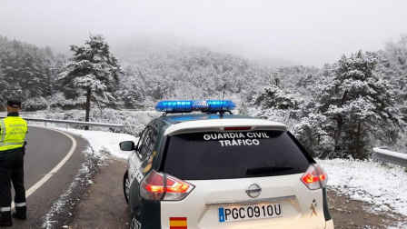 Imágenes de las distintas localidades de Navarra que amanecieron nevadas este martes, 31 de marzo de 2020.