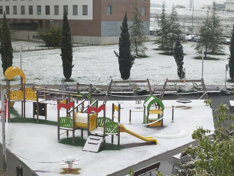 Imágenes de las distintas localidades de Navarra que amanecieron nevadas este martes, 31 de marzo de 2020.