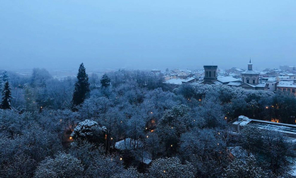 Imágenes de las distintas localidades de Navarra que amanecieron nevadas este martes, 31 de marzo de 2020.