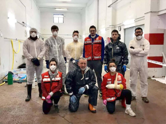 Empresas, fundaciones, entidades y voluntarios se afanan estos días por arrimar el hombro a la lucha contra el COVID-19 con iniciativas de muy diverso tipo, cada una desde su terreno de actuación