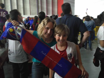 Los lectores de Diario de Navarra posan con la camiseta de sus equipos preferidos durante el confinamiento en sus casa con motivo de la pandemia de coronavirus.