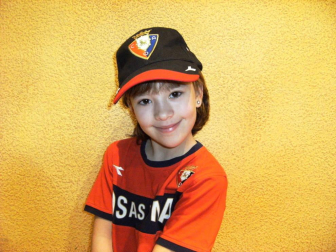 Los lectores de Diario de Navarra posan con la camiseta de sus equipos preferidos durante el confinamiento en sus casa con motivo de la pandemia de coronavirus.