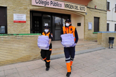 Esta pandemia provocada por el Covid-19 nos ha dejado imágenes únicas de nuestras ciudades y pueblos. Momentos que han captado nuestros fotoperiodistas y que resumen el impacto que esta enfermedad está provocando en Navarra
