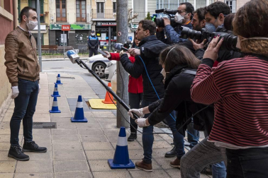 Esta pandemia provocada por el Covid-19 nos ha dejado imágenes únicas de nuestras ciudades y pueblos. Momentos que han captado nuestros fotoperiodistas y que resumen el impacto que esta enfermedad está provocando en Navarra