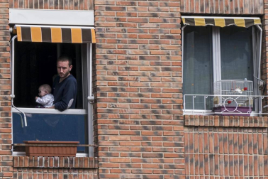 Esta pandemia provocada por el Covid-19 nos ha dejado imágenes únicas de nuestras ciudades y pueblos. Momentos que han captado nuestros fotoperiodistas y que resumen el impacto que esta enfermedad está provocando en Navarra