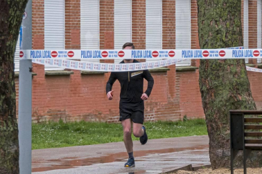 Esta pandemia provocada por el Covid-19 nos ha dejado imágenes únicas de nuestras ciudades y pueblos. Momentos que han captado nuestros fotoperiodistas y que resumen el impacto que esta enfermedad está provocando en Navarra