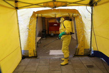 Esta pandemia provocada por el Covid-19 nos ha dejado imágenes únicas de nuestras ciudades y pueblos. Momentos que han captado nuestros fotoperiodistas y que resumen el impacto que esta enfermedad está provocando en Navarra