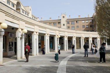 Esta pandemia provocada por el Covid-19 nos ha dejado imágenes únicas de nuestras ciudades y pueblos. Momentos que han captado nuestros fotoperiodistas y que resumen el impacto que esta enfermedad está provocando en Navarra