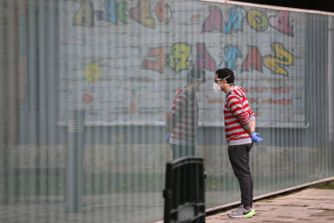 Esta pandemia provocada por el Covid-19 nos ha dejado imágenes únicas de nuestras ciudades y pueblos. Momentos que han captado nuestros fotoperiodistas y que resumen el impacto que esta enfermedad está provocando en Navarra