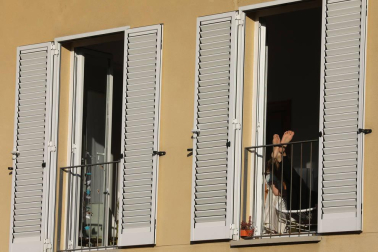 Esta pandemia provocada por el Covid-19 nos ha dejado imágenes únicas de nuestras ciudades y pueblos. Momentos que han captado nuestros fotoperiodistas y que resumen el impacto que esta enfermedad está provocando en Navarra